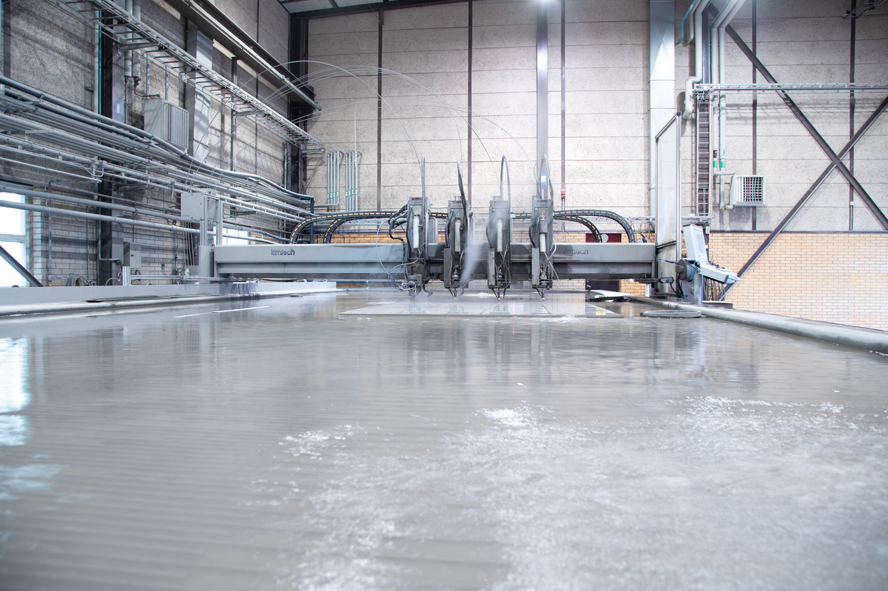 Degerfors Plate Service Center water jet cutting machine