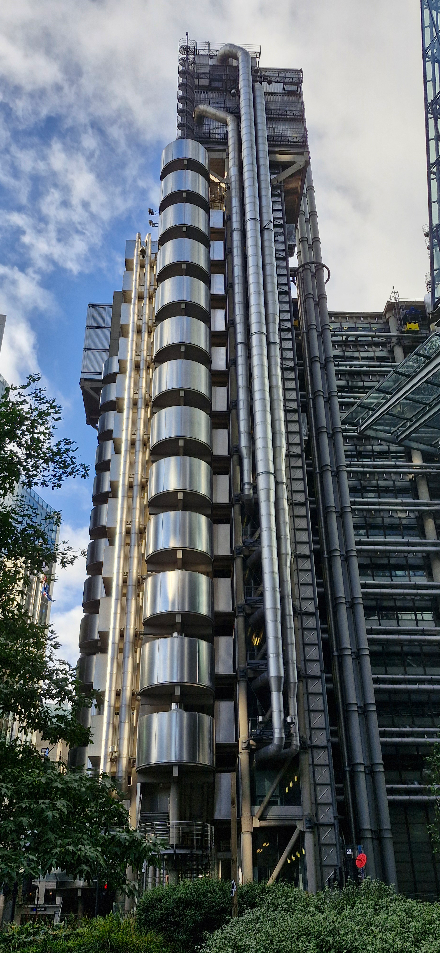 Lloyd building well maintained facade